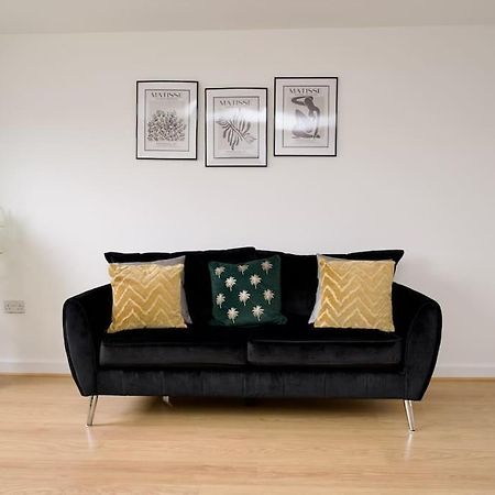 Highley'S Nest - Fully Furnished Gem, Free Private Parking, Sky Tv & Netflix Coventry Exterior foto
