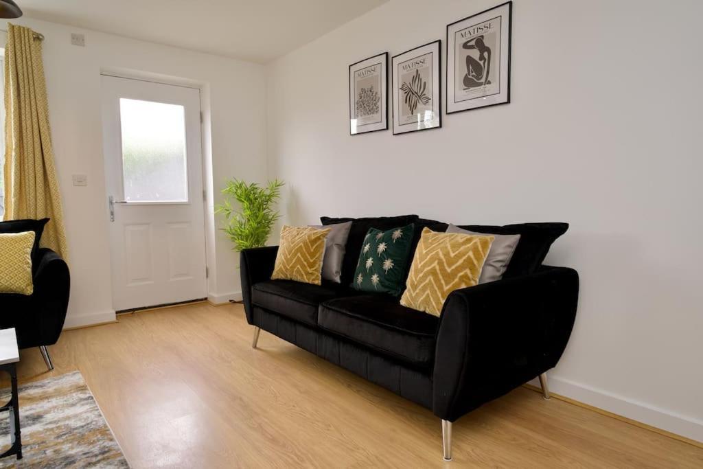Highley'S Nest - Fully Furnished Gem, Free Private Parking, Sky Tv & Netflix Coventry Exterior foto