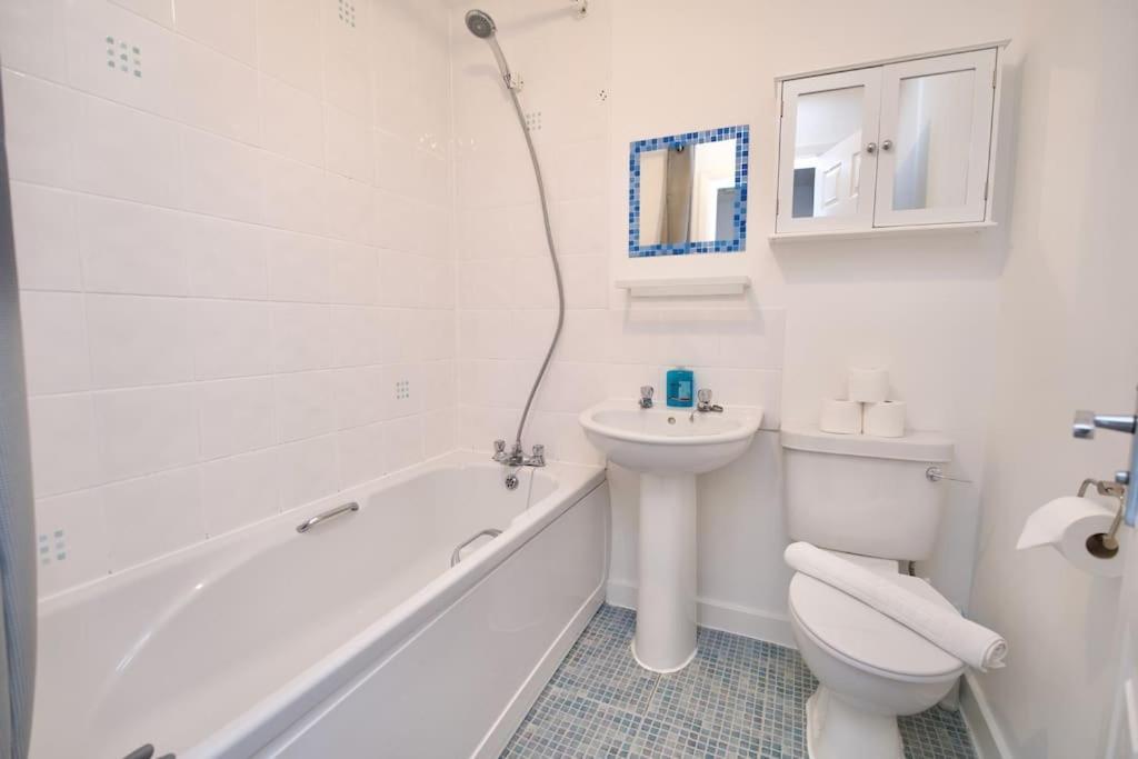 Highley'S Nest - Fully Furnished Gem, Free Private Parking, Sky Tv & Netflix Coventry Exterior foto