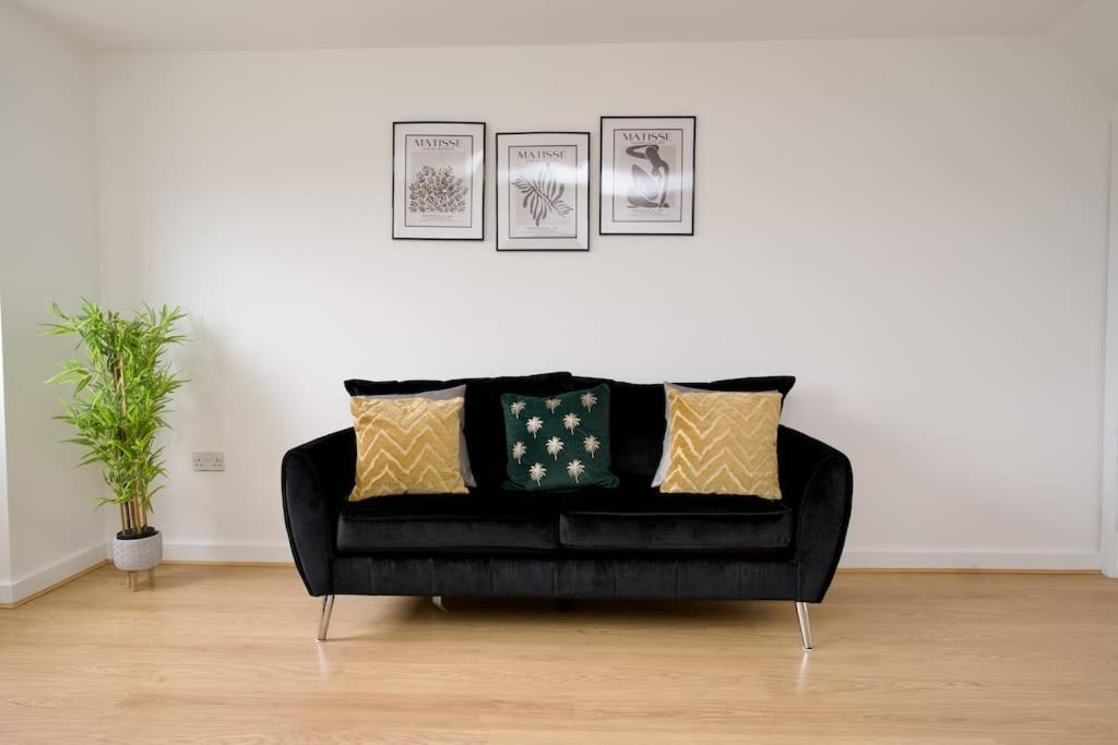 Highley'S Nest - Fully Furnished Gem, Free Private Parking, Sky Tv & Netflix Coventry Exterior foto